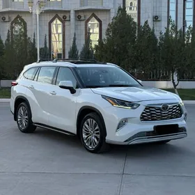 Toyota Highlander 2021