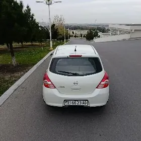Nissan Tiida 2009