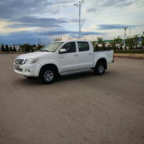 Toyota Hilux 2012