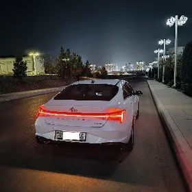 Hyundai Elantra 2021