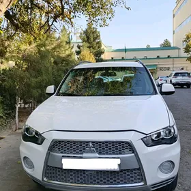 Mitsubishi Outlander 2012