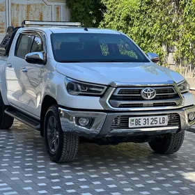 Toyota Hilux 2023