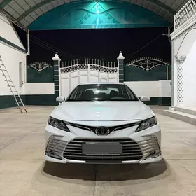 Toyota Camry 2021