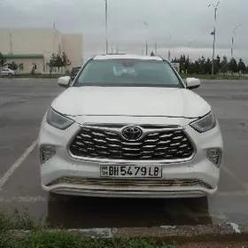 Toyota Highlander 2022