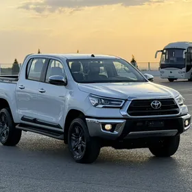 Toyota Hilux 2025