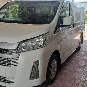 Toyota Hiace 2022