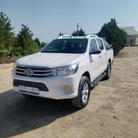 Toyota Hilux 2021