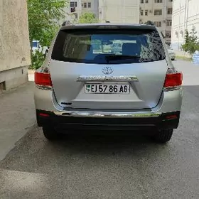 Toyota Highlander 2013