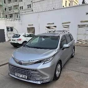 Toyota Sienna 2021