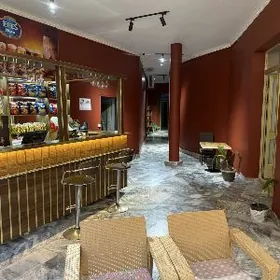 Satlyk Salon Eyesinden