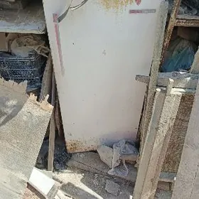 ssr holodilnik bet isleya