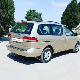 Toyota Sienna 2001