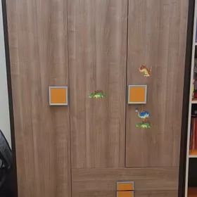 шифанер и стол