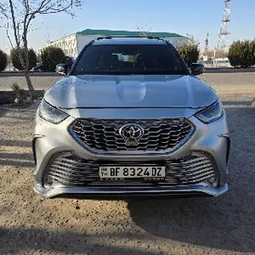 Toyota Highlander 2021