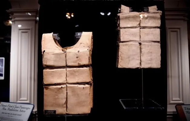 «Titanigiň» zenan ýolagçysynyň halas ediş gursakçasy auksiona çykaryldy