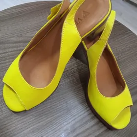 босоножки кожанные