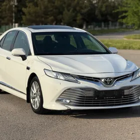 Toyota Camry 2018
