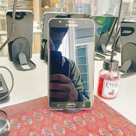 SAMSUNG J7