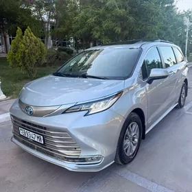 Toyota Sienna 2021