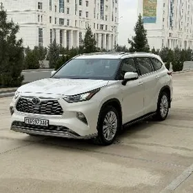 Toyota Highlander 2020