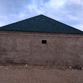 Akdaşda satlyk jaý