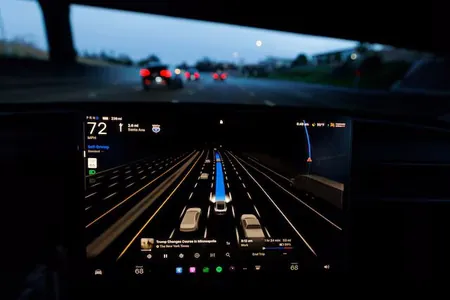 Niderlandlar Ýewropada ilkinji bolup jemgyýetçilik ýollarynda Teslanyň awtopilot ulgamyny ulanmaga rugsat berdi