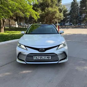 Toyota Camry 2021