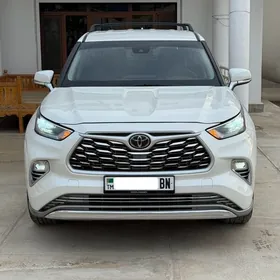 Toyota Highlander 2021