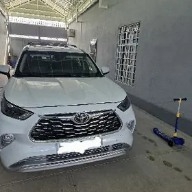 Toyota Highlander 2022