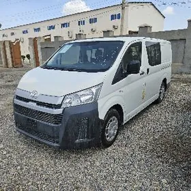 Toyota Hiace 2021
