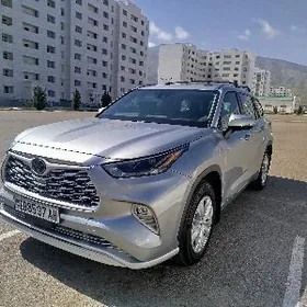 Toyota Highlander 2021