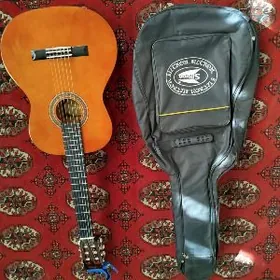 Gitara-Valencia-klassika