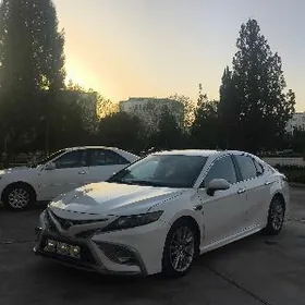 Toyota Camry 2021