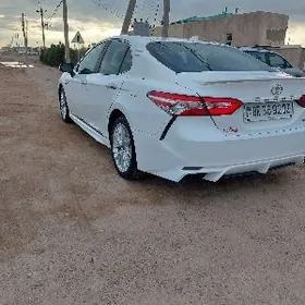 Toyota Camry 2020