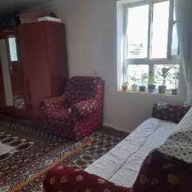 Satlyk 3/2 etajy 1 kom 33m²