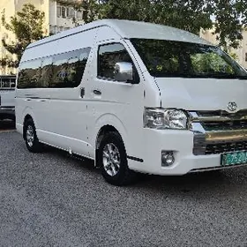 Toyota Hiace 2015