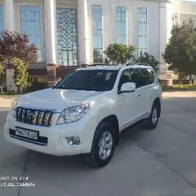 Toyota Land Cruiser Prado 2013