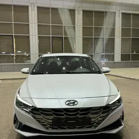 Hyundai Elantra 2022