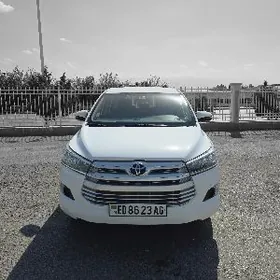 Toyota Innova 2020