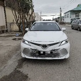 Toyota Camry 2019