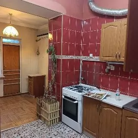 Срочно Квартал 2 этаж 3 комнат