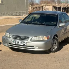 Toyota Camry 2000