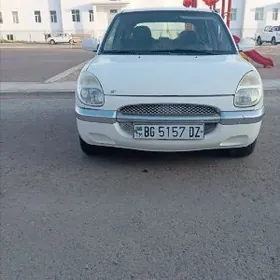 Daihatsu Sirion 2004