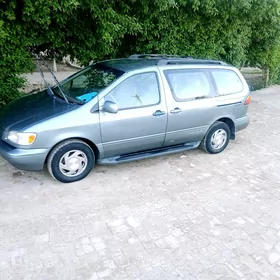 Toyota Sienna 2000