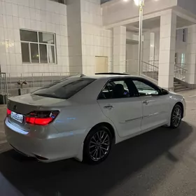 Toyota Camry 2017