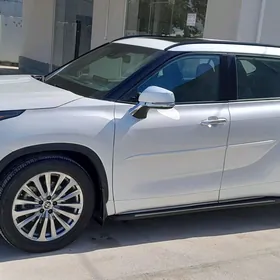 Toyota Highlander 2023