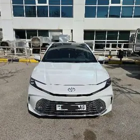 Toyota Camry 2025
