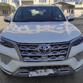 Toyota Fortuner 2021