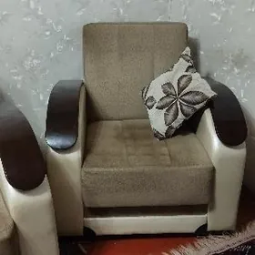 диван и два кресла