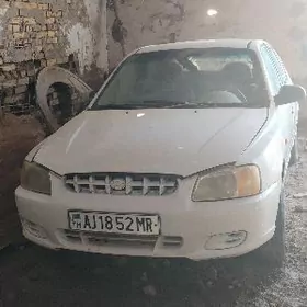Hyundai Accent 2001